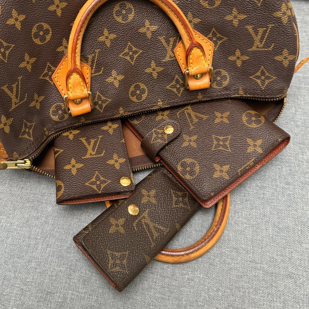 🧡Authentic Luxury Bag - Guaranteed Peace of Mind!🧡 - Picture 7 of 7